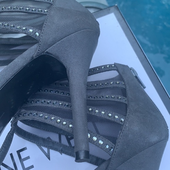 Rarely worn Women’s Nine West high heels - Picture 6 of 12